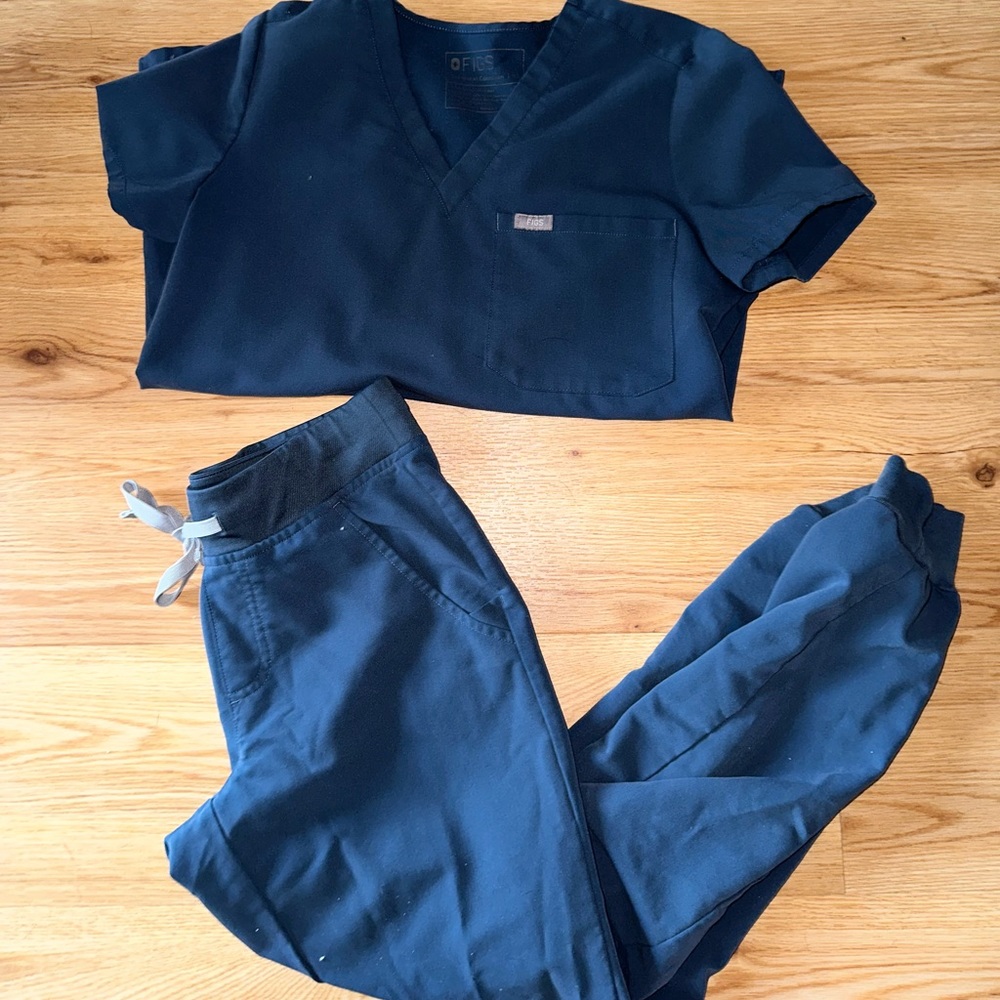Figs joggers and Catarina top both XS